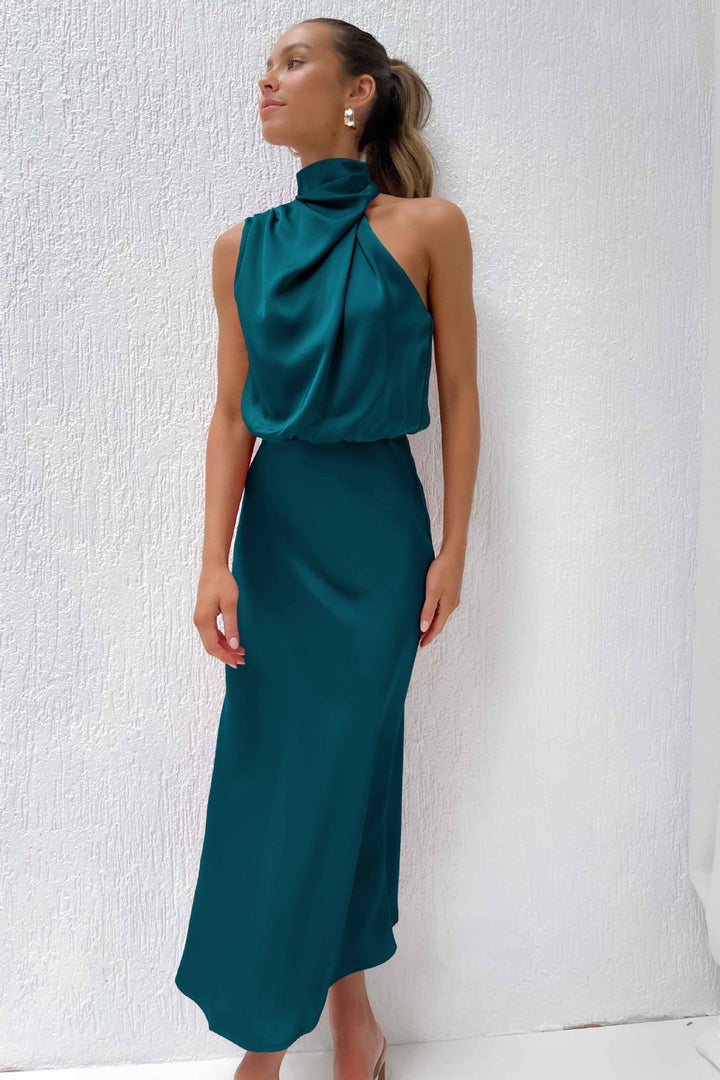 Valeria - Long Satin Dress With American Neckline