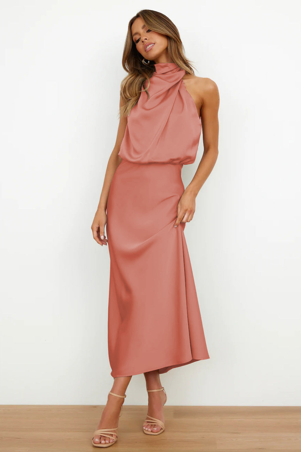 Valeria - Long Satin Dress With American Neckline