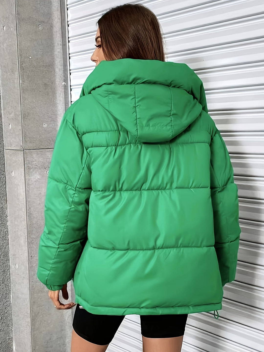 Elegant Short Warm Pufferjacket with Hood for Women | Perfect for Casual Days