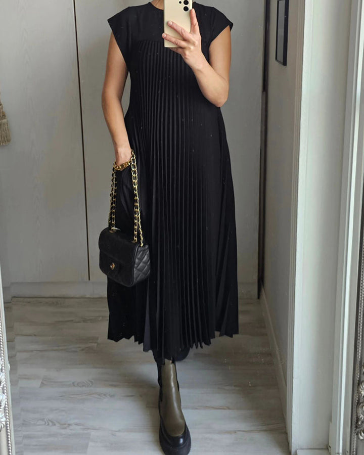 Terene - Pleated  Solid Color Dress