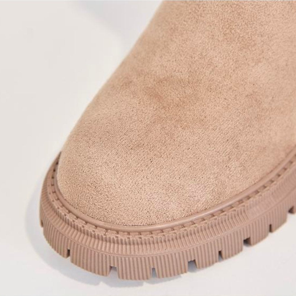 Casual Flat Ankle Boots with Zipper and Vegan Fur for Women | Perfect for Casual Days