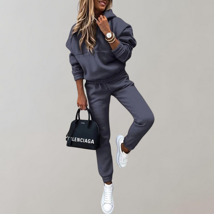 Casual Cotton Training & Tracksuit with Hood in Retro Style for Women | Perfect for Casual Days