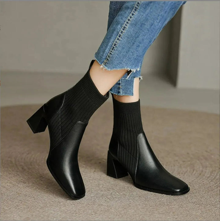 Vegan Smooth Leather Chelsea Boots with Heel for Women | Ideal for Everyday Wear