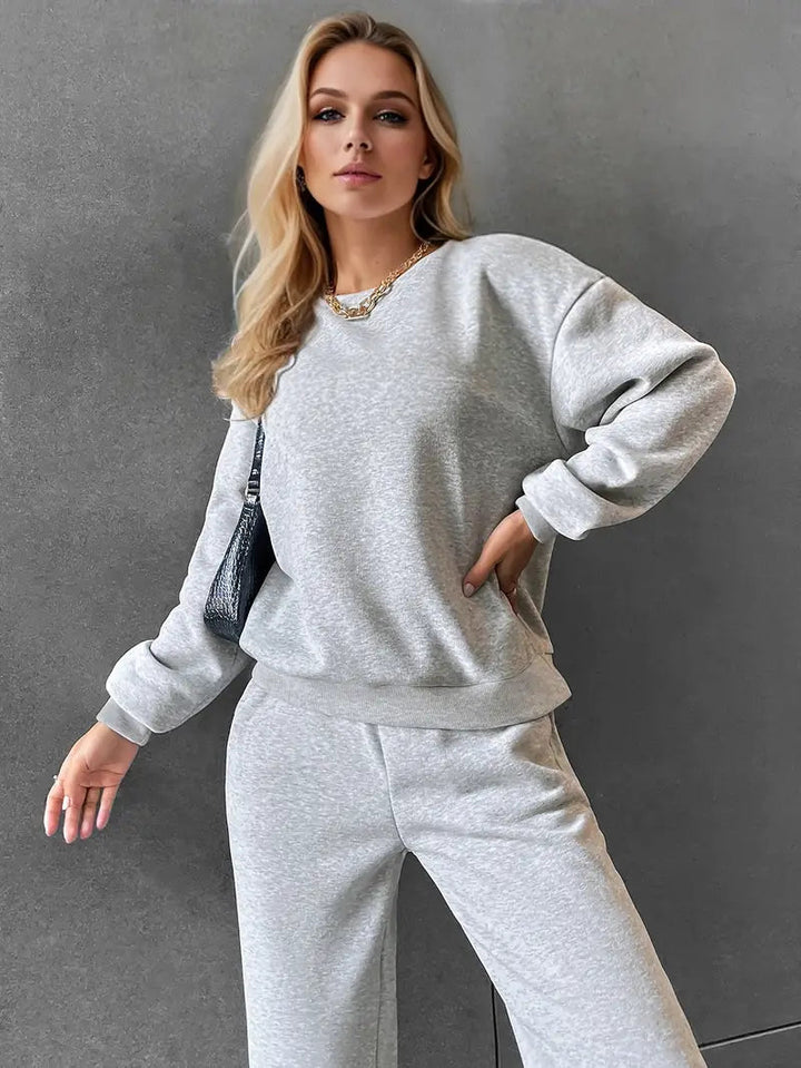 Comfortable Cotton Training & Tracksuit with Retro Touch for Women | Comfortable Streetwear