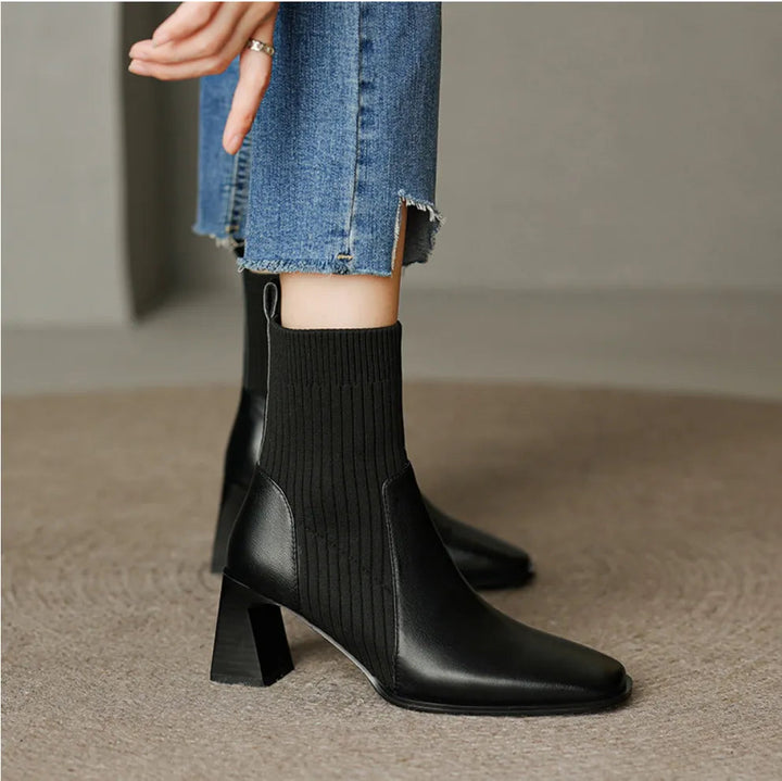 Vegan Smooth Leather Chelsea Boots with Heel for Women | Ideal for Everyday Wear