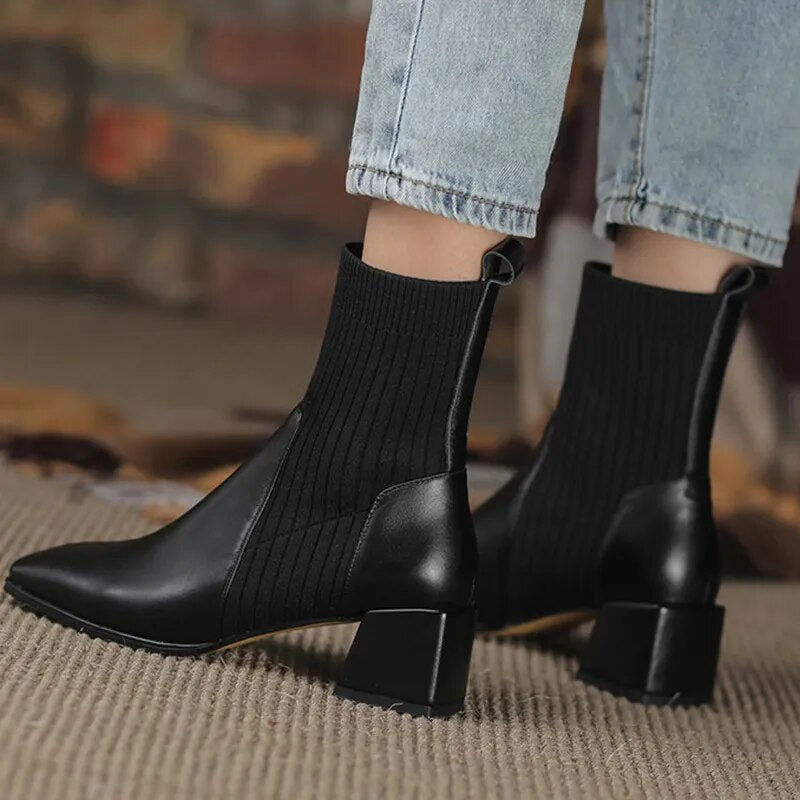 Vegan Smooth Leather Chelsea Boots with Heel for Women | Ideal for Everyday Wear