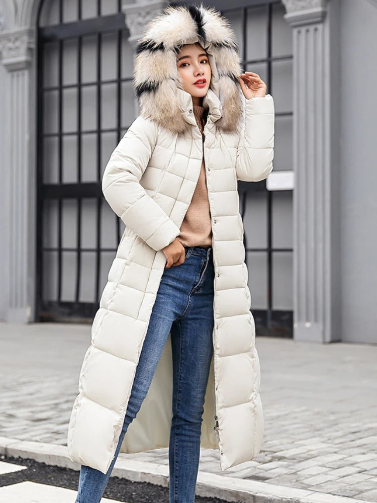 Women's Elegant Long Parka with Fur Hood and Belt | Ideal for Autumn/Winter